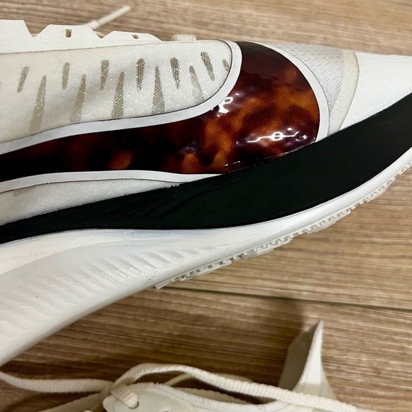 Nike Running Zoom Gravity White Sneakers Tortoise Shell Swoosh - 9 - Picture 11 of 12
